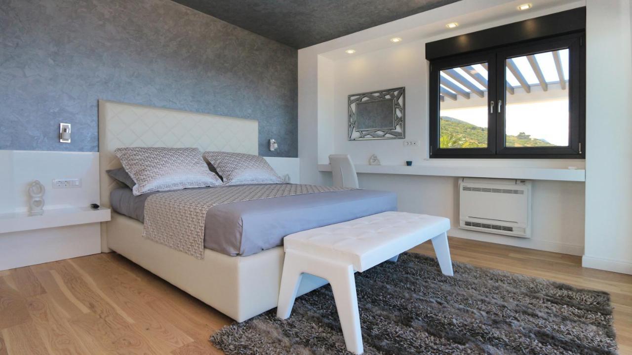 Villa Afrodita Макарска Екстериор снимка